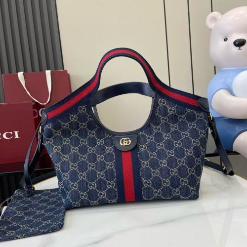 Gucci Ophidia GG Supreme tote bag – front view with red and blue web stripe
