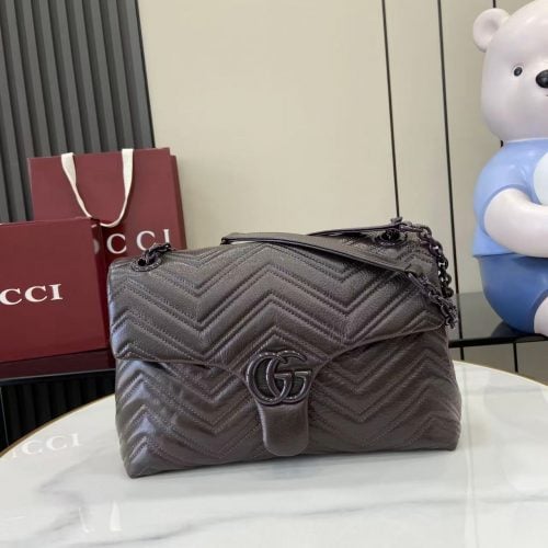 Soft Quilted V-Shaped Chain Shoulder Bag 850676 Black Leather