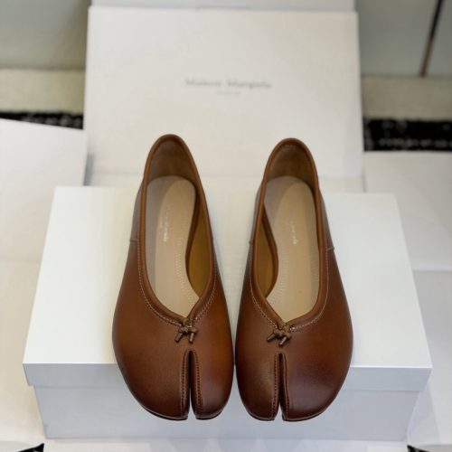 Split-Toe Ballet Flat Shoes