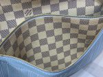 Neverfull Inside Out Handbag zipper detail