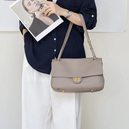 Large Capacity Crossbody Bag front view